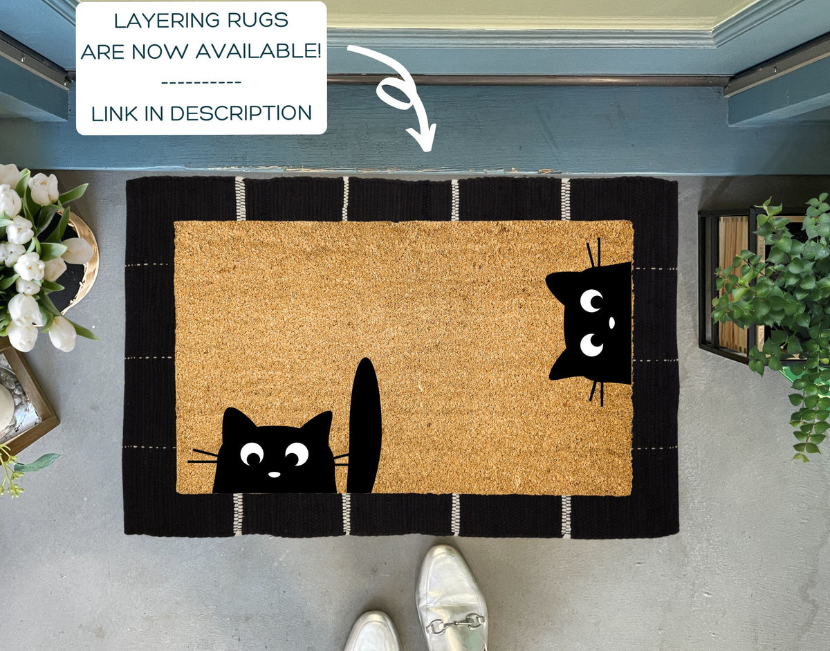 Funny_Cat_Peeking_Doormat_1_12