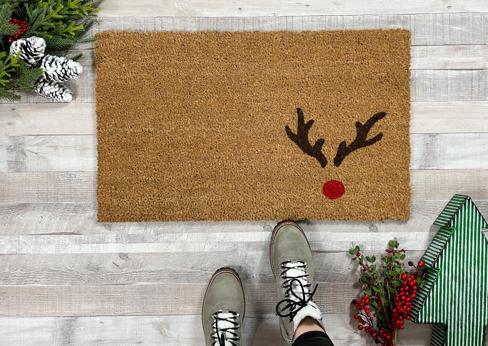 https://nickel-designs.com/cdn/shop/products/doormat-reindeer-christmas-doormat-1@2x.jpg?v=1696366047