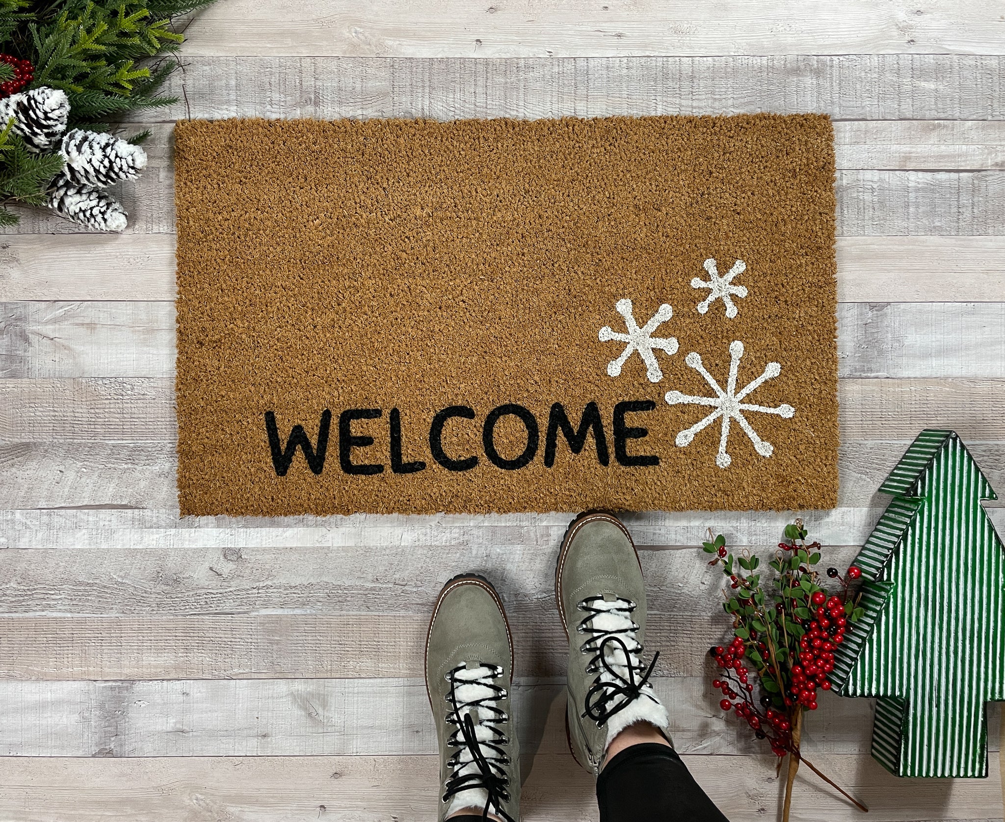 https://nickel-designs.com/cdn/shop/products/doormat-welcome-snowflake-winter-doormat-1@2x.jpg?v=1654896392