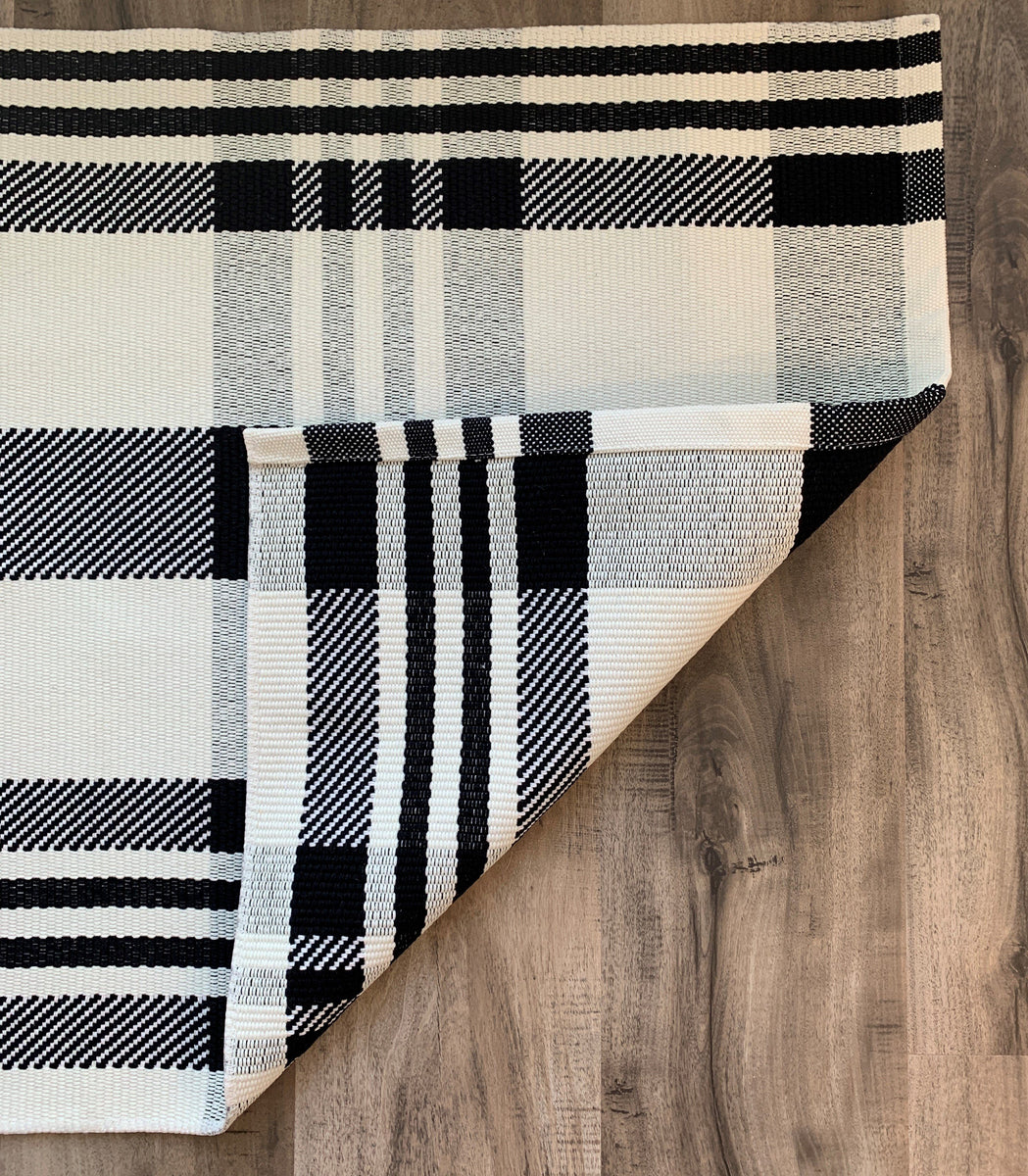 Modern Buffalo Check Accent Rug